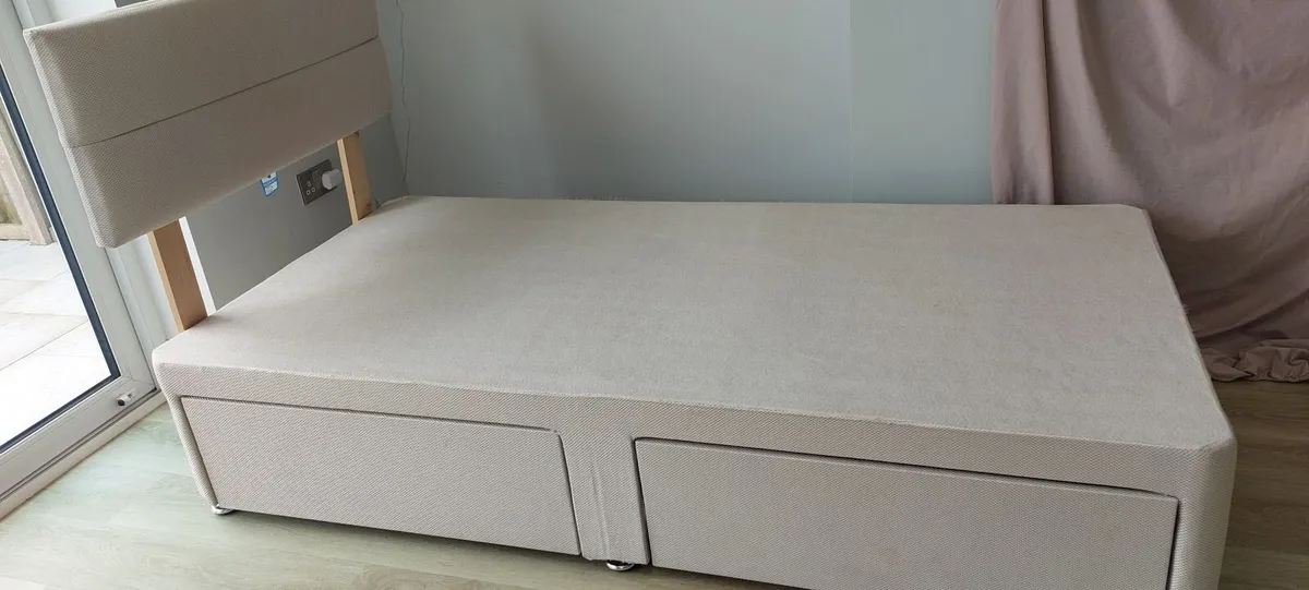 Single divan bed base with matching  headboard - Image 3