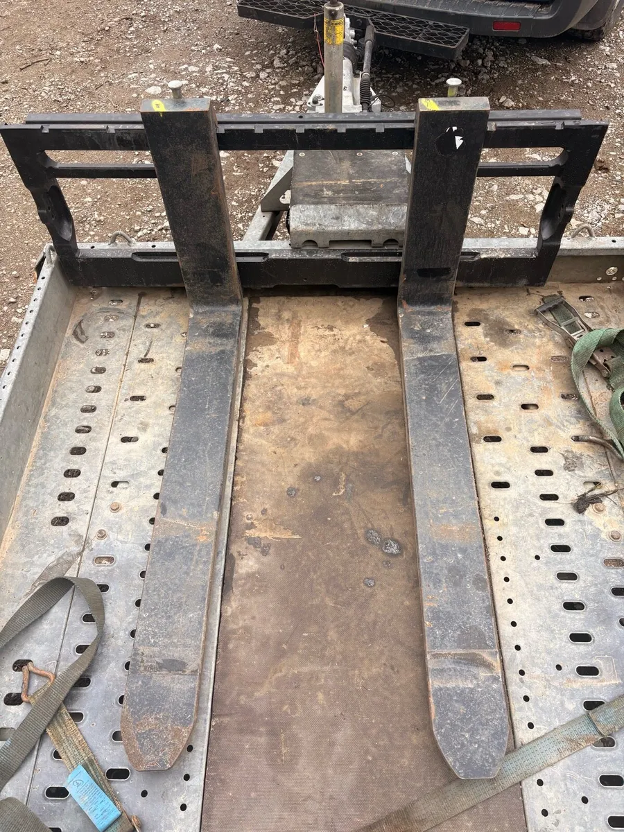 Forks and carriage