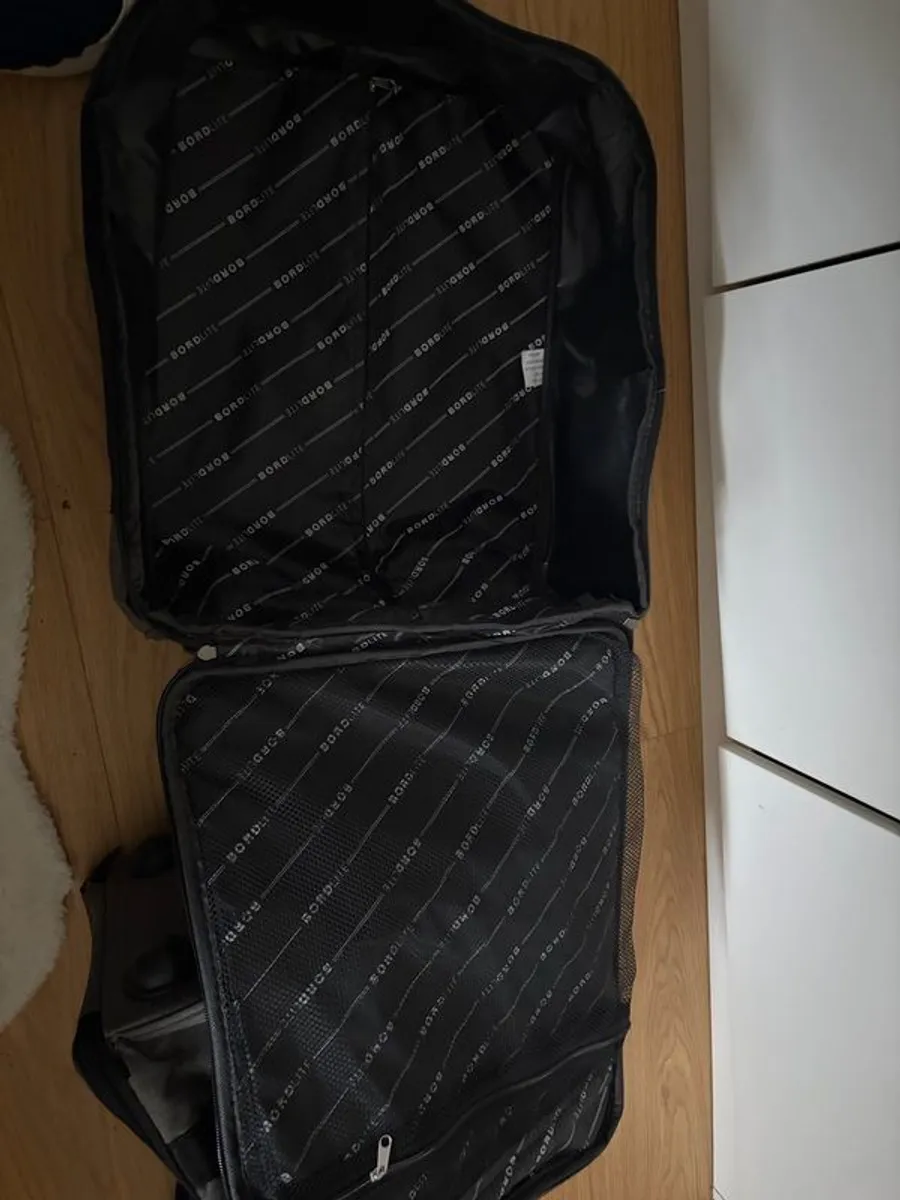 Set of 2 suitcases, both with wheels and extendable handles - Image 4