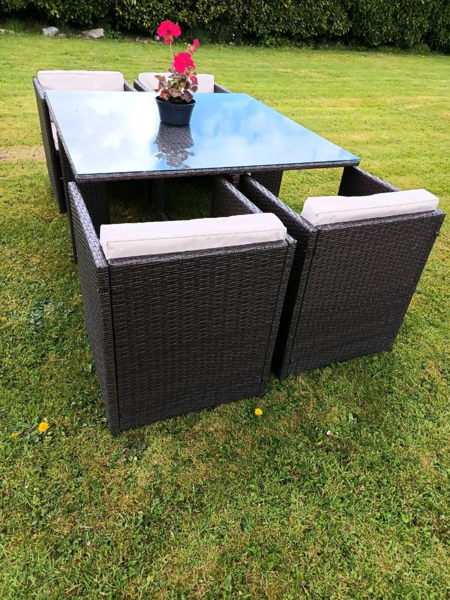 Garden table and chairs - Image 4