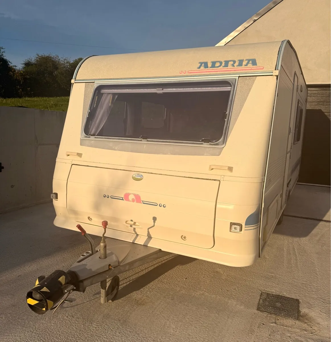 Adria Five Berth Caravan with Full Size Awning - Image 4