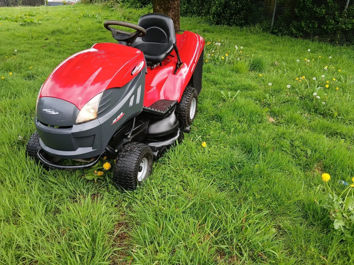 Castle garden ride on lawnmower - Image 2