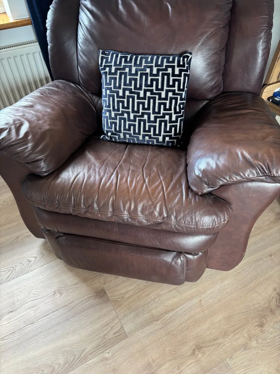 Recliner chairs - Image 4