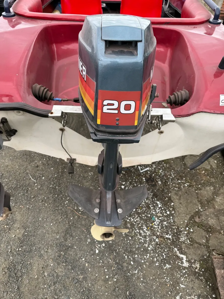Speedboat and trailer. - Image 4