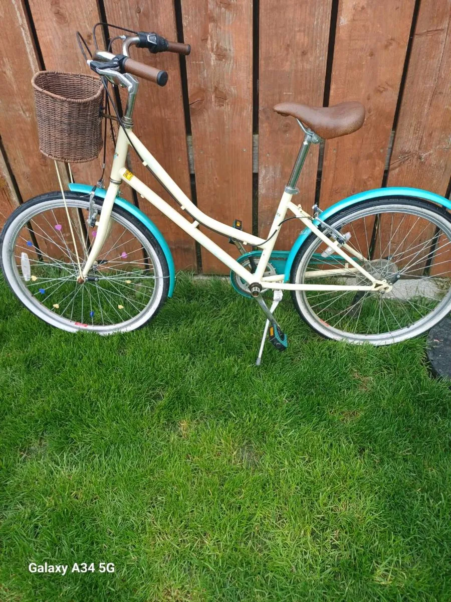 Girls bike - Image 2