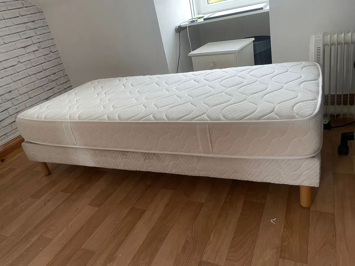 Two single beds - Image 2