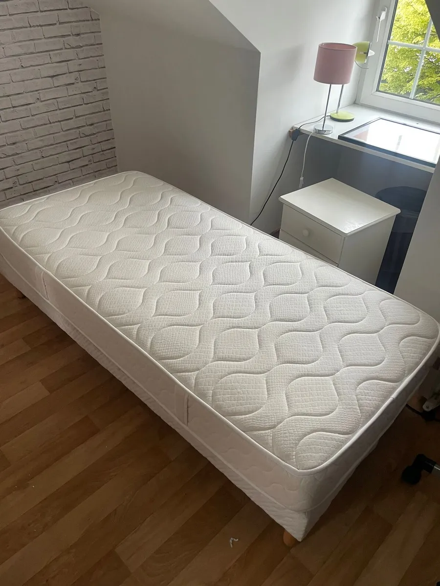 Two single beds - Image 1