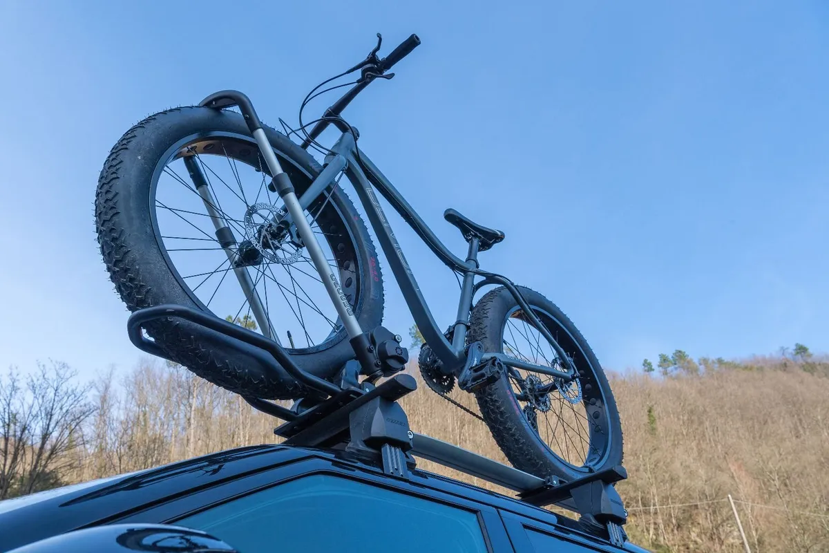 🚴‍♂️ Menabo Chrono Roof Bike Rack – Right Side - Image 4