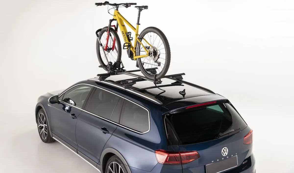 🚴‍♂️ Menabo Chrono Roof Bike Rack – Right Side - Image 1