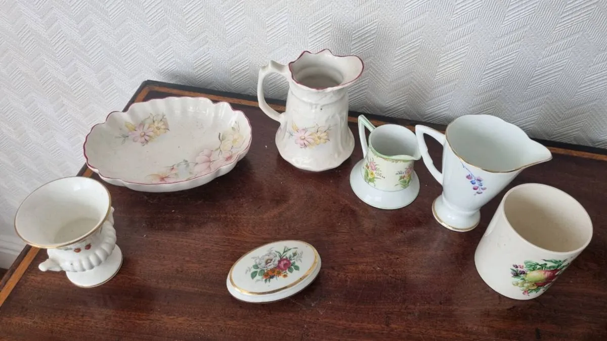 Vintage pottery collection - Image 4