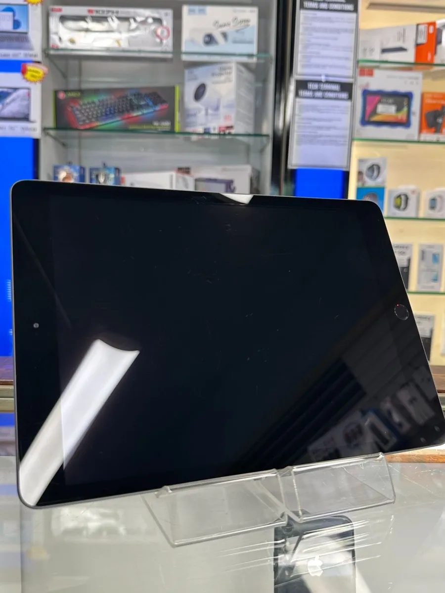 Apple iPad 7th Gen 32GB – Grade A - €135 - Image 3
