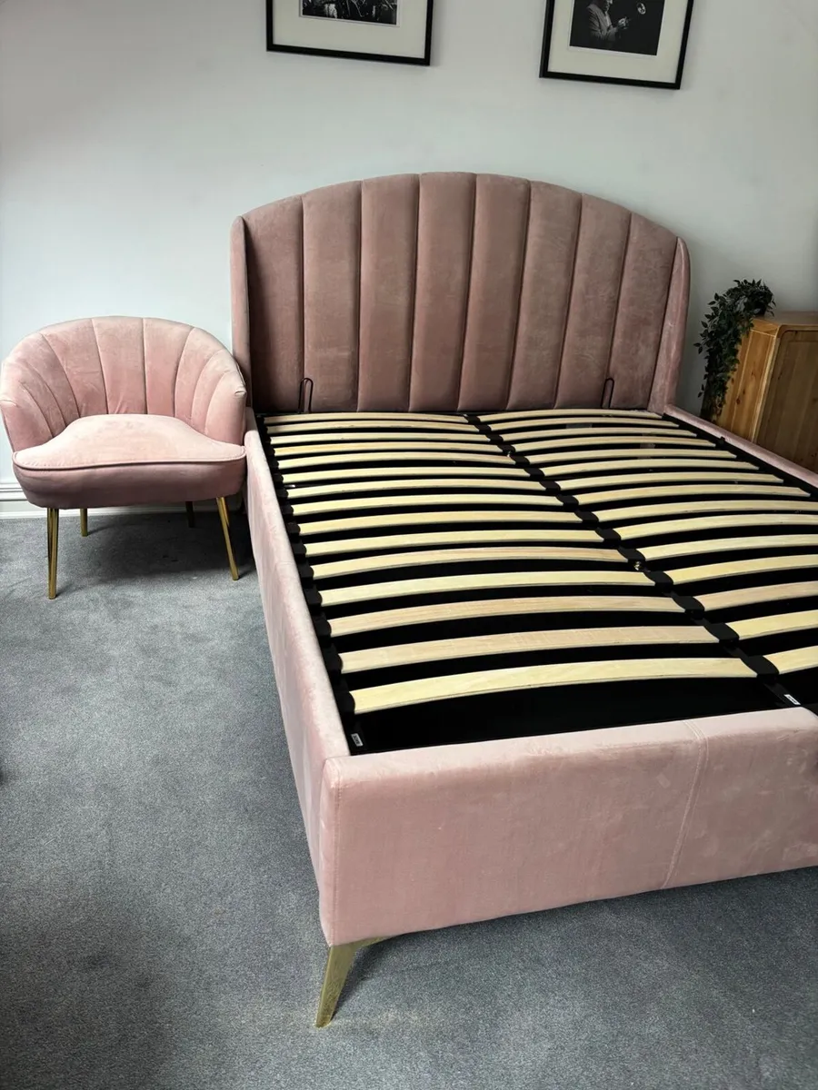Pettine Pink Ottoman Storage Bed & Chair - Image 1