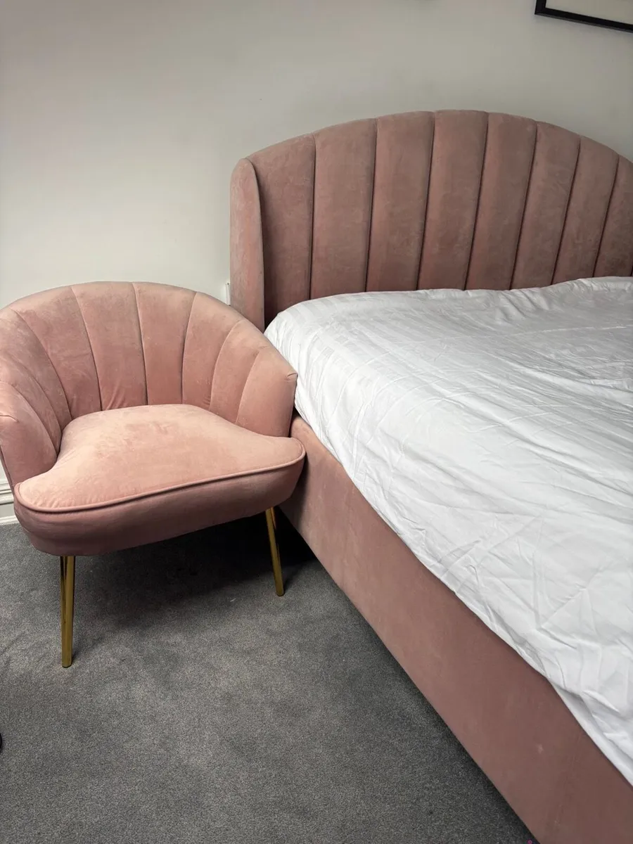 Pettine Pink Ottoman Storage Bed & Chair - Image 4
