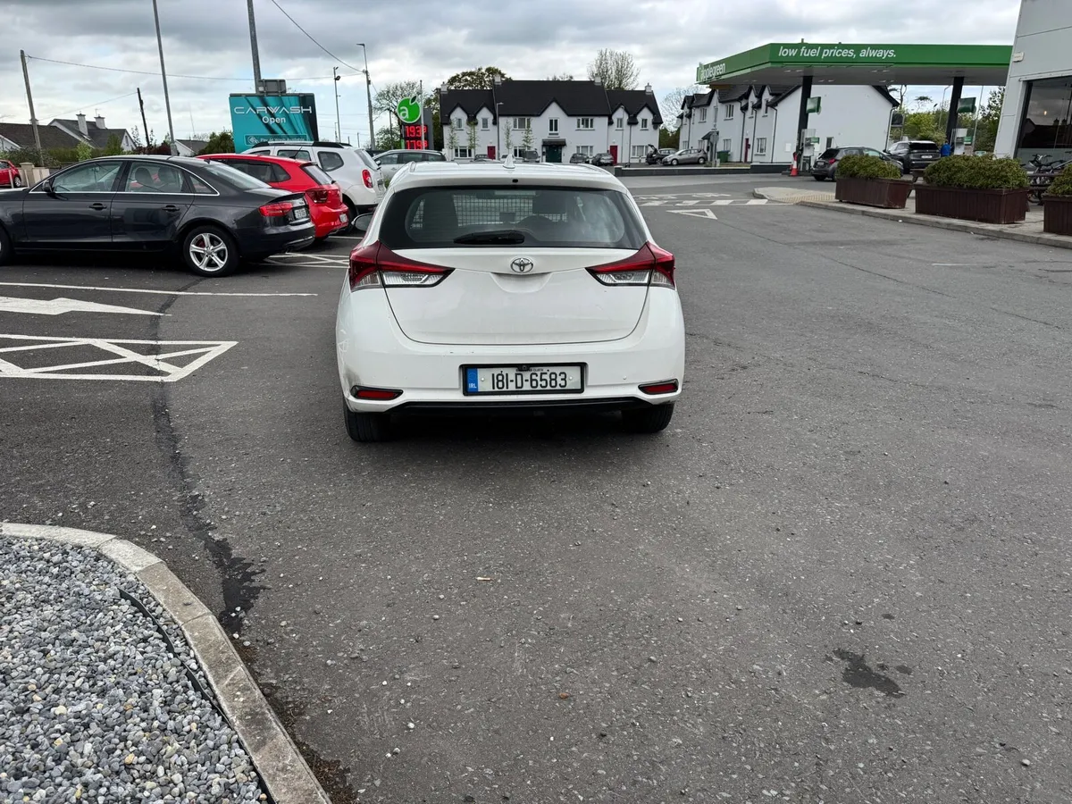 Toyota Auris 2018 - Image 4