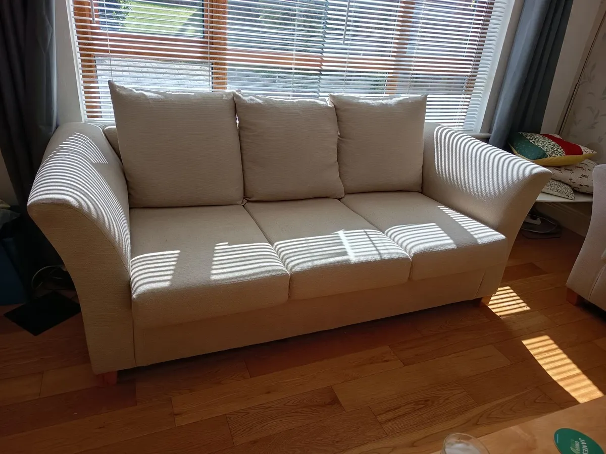Couches - Image 2