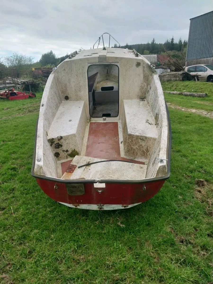 Boat and Trailer - Image 4