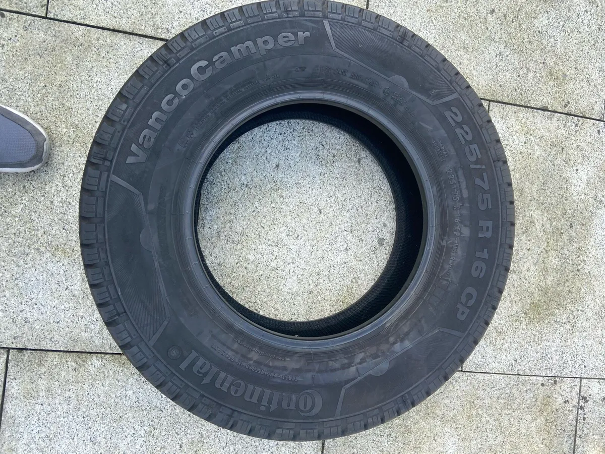 Motorhome tyre - Image 1