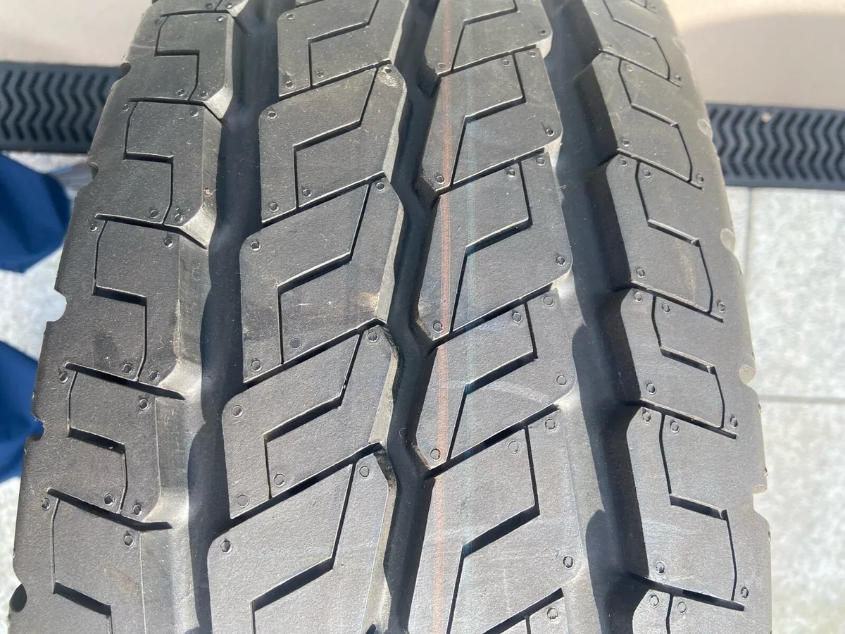 Motorhome tyre - Image 3