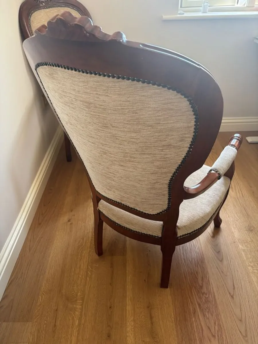 Vintage Style Round table & 2 chairs - Image 4