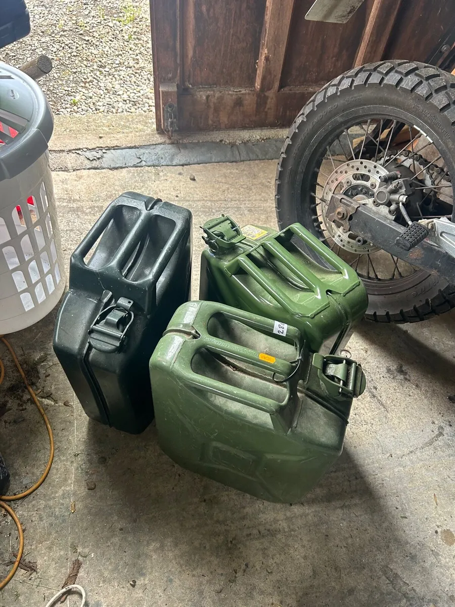 jerrycans 20l
