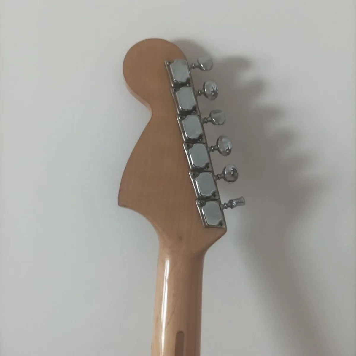 1977  Vintage Fender Stratocaster for sale - Image 2