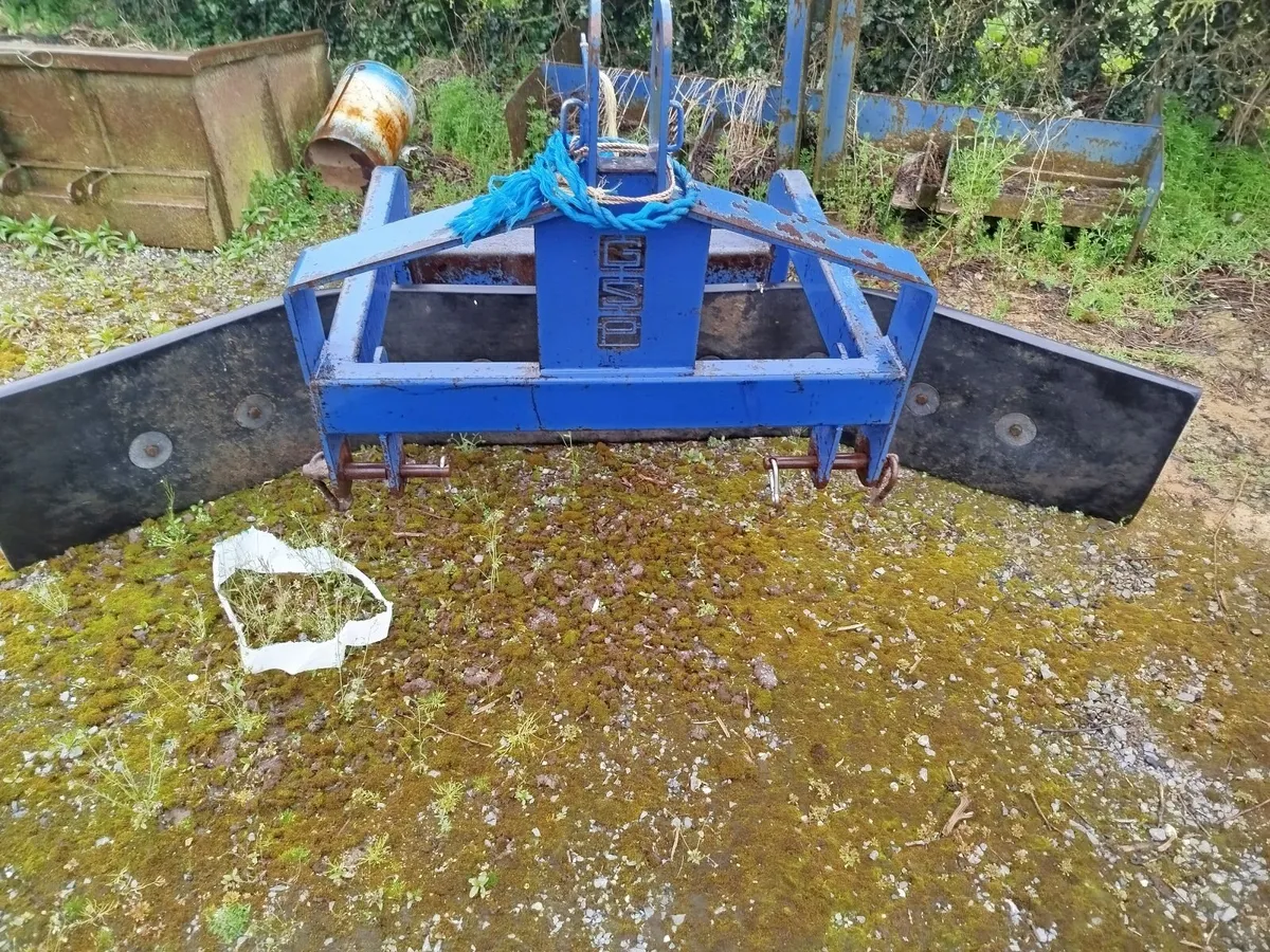Yard scraper