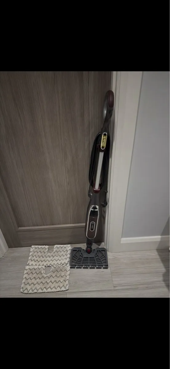Shark Klik n' Flip Automatic Steam Mop - Image 1