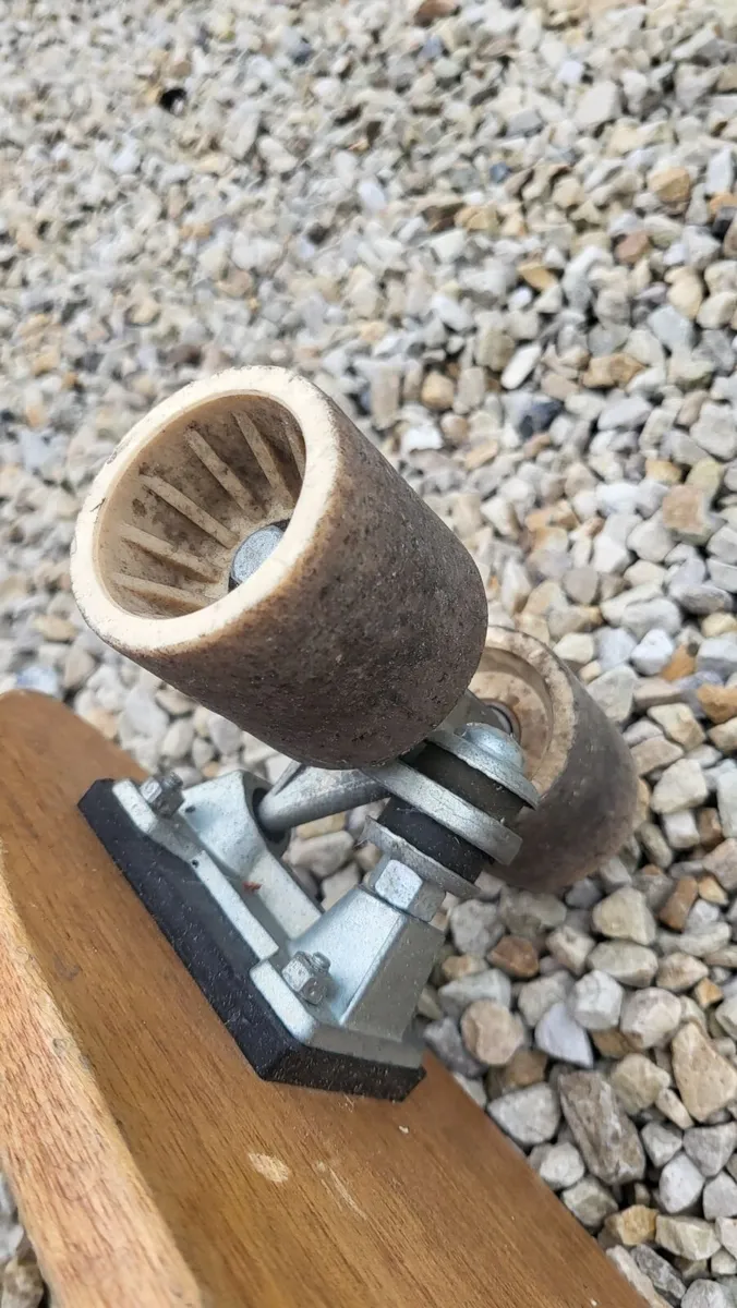 Vintage skateboard - Image 1
