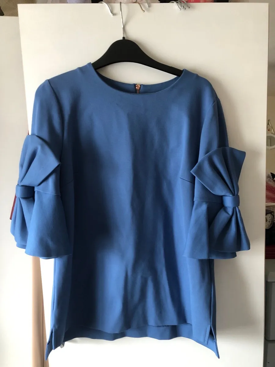 Ladies stunning ted baker top size 12 €20 - Image 1