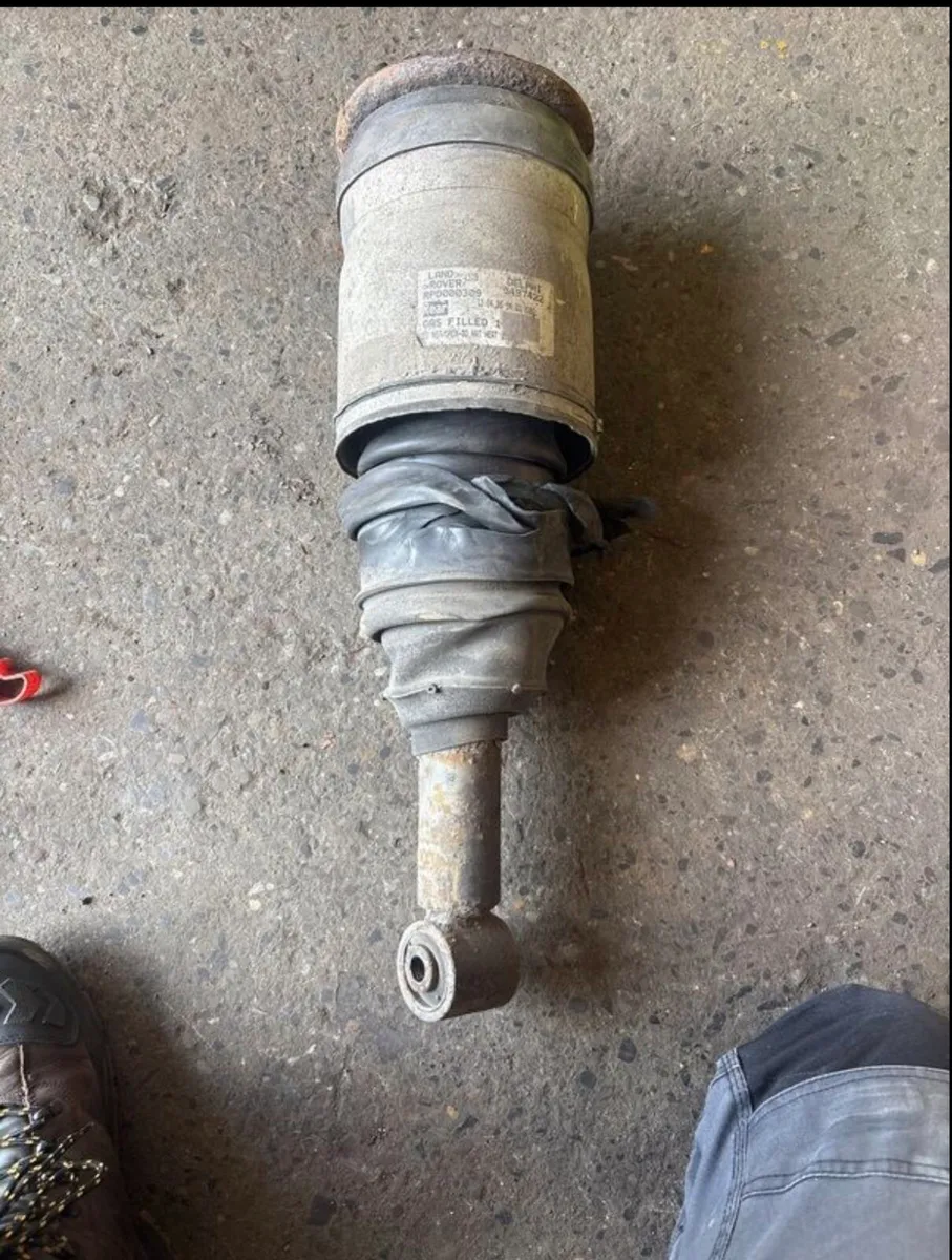 Rear air suspension Discovery 3 air strut - Image 1
