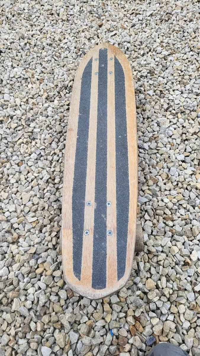 Vintage skateboard - Image 3