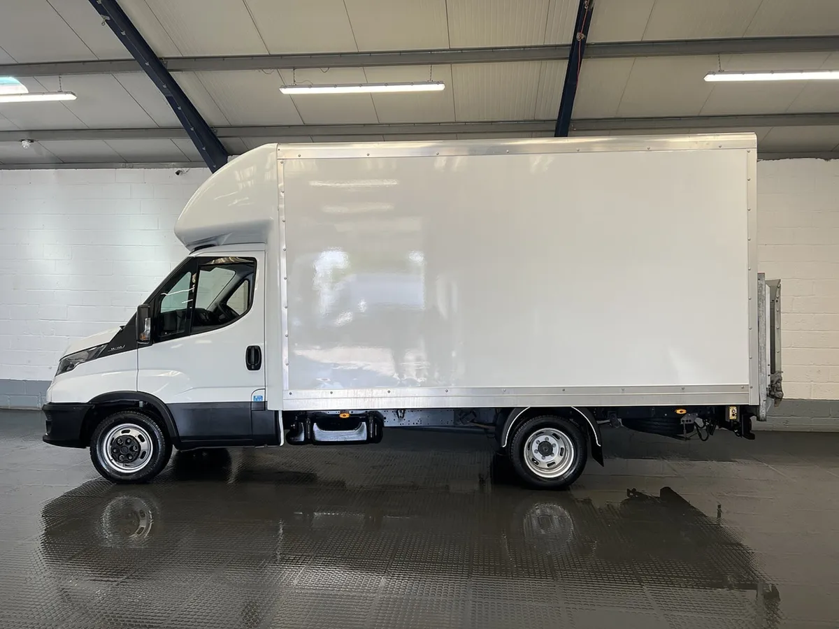 2023 Iveco Daily Luton Box Van - Image 1