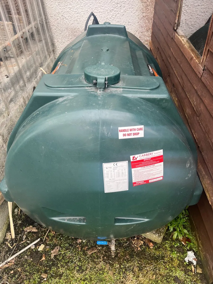 Oil tank