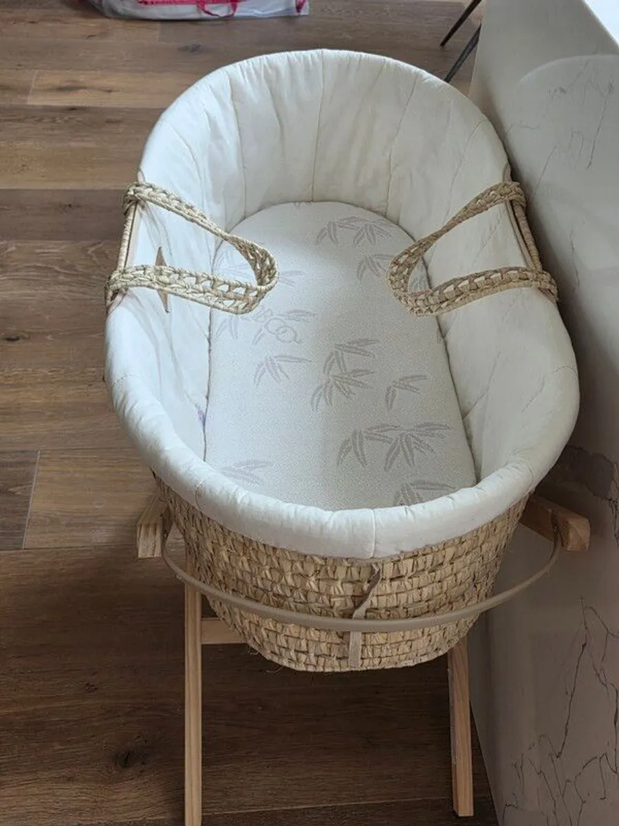 Baby bassinet - Image 2