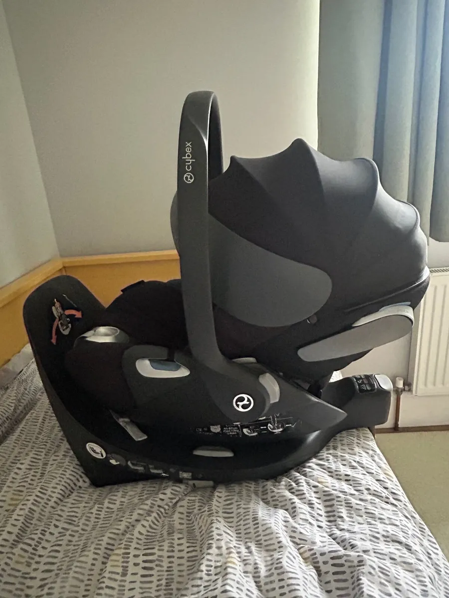 Cybex platinum car seat and 360 base z - Image 1