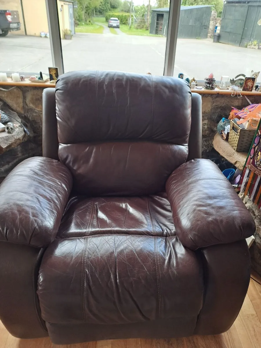 Armchair - Image 1