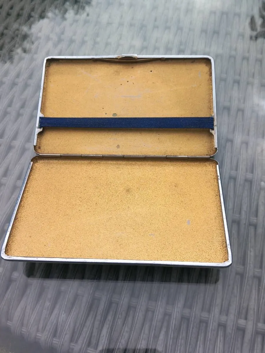 Silver tone case stamped M to E, D18 post 7e - Image 4