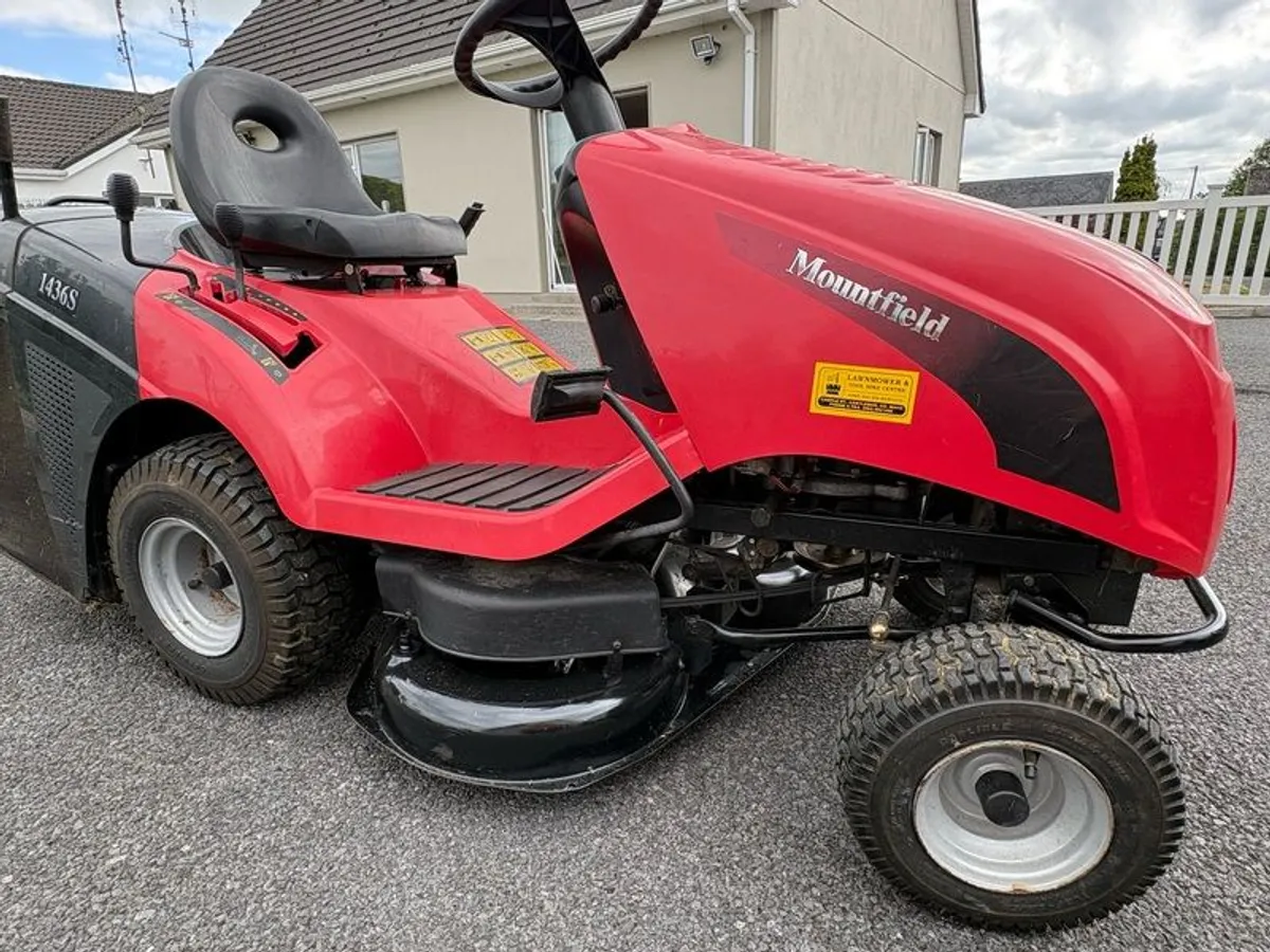 Mountfield Ride on lawnmower - Image 2