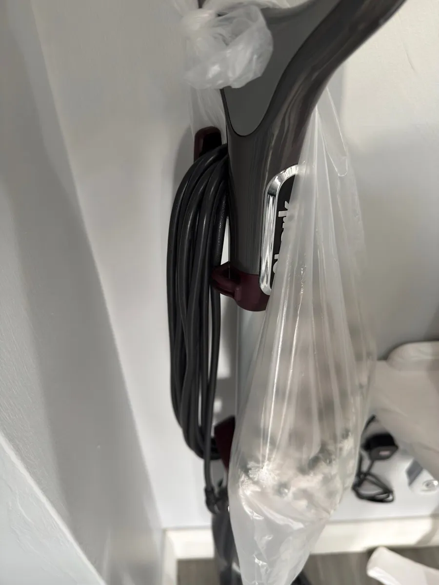Shark Klik n' Flip Automatic Steam Mop - Image 3