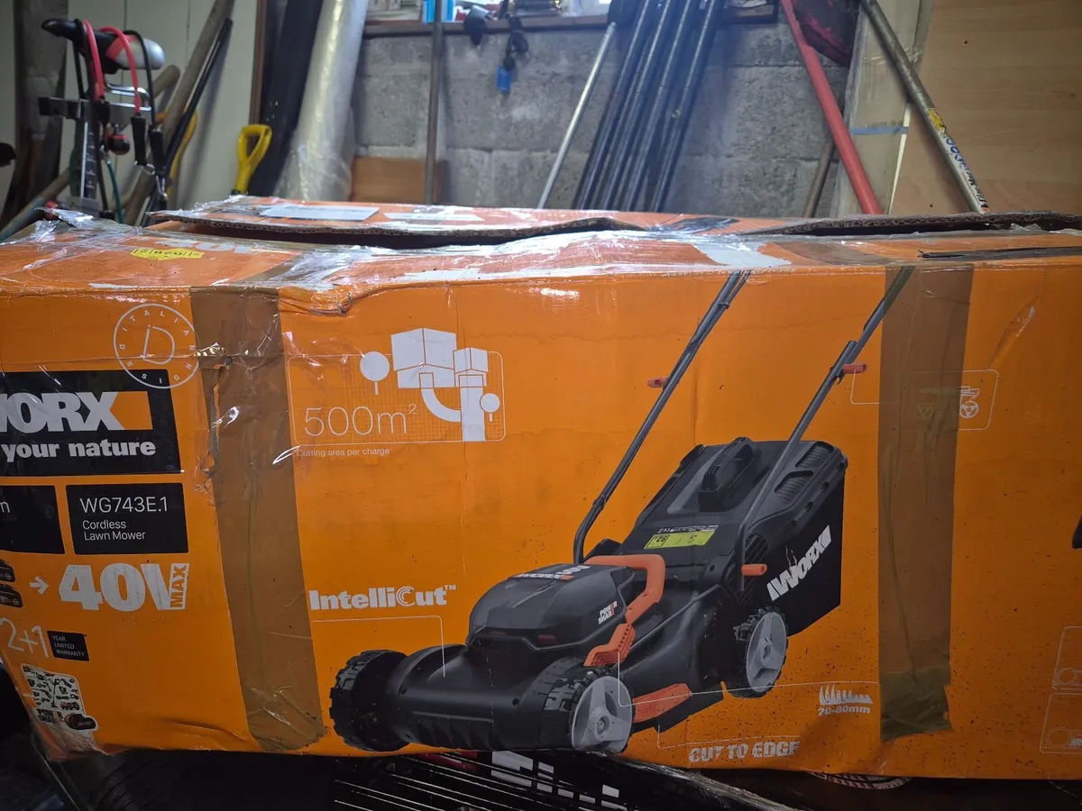 Worx  Battery Lawn Mower - Image 3