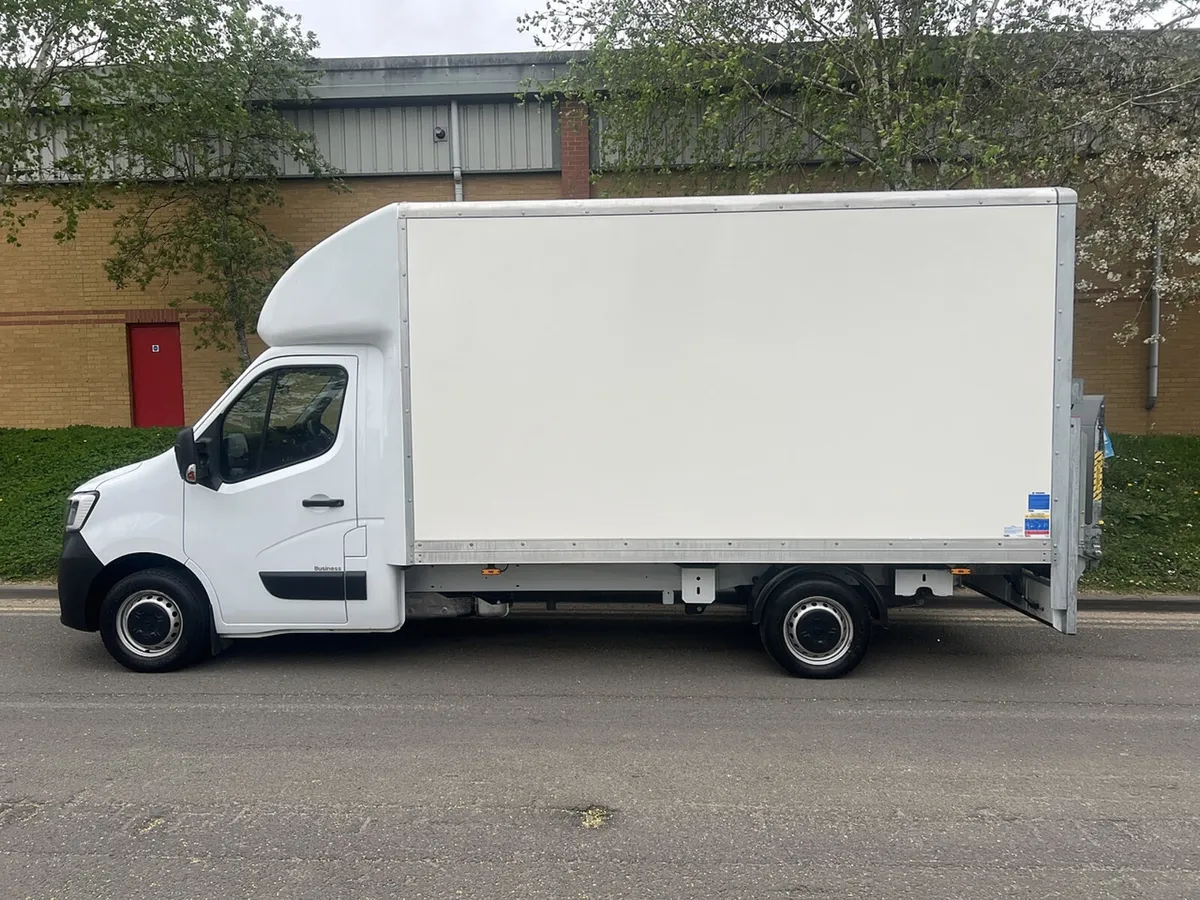2025 Renault Master Luton Box Van - Image 1