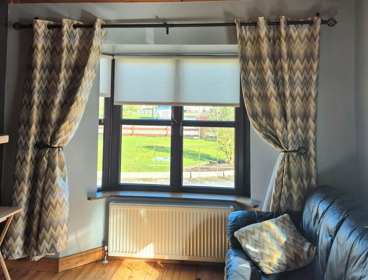 Curtains x 2 pairs - Image 1