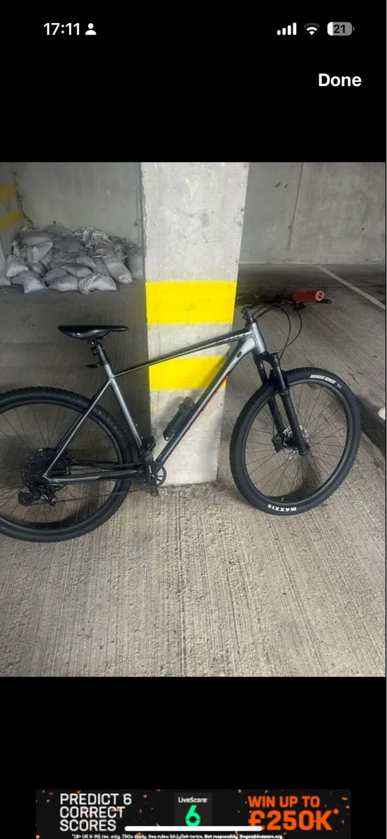 Mountain bike - Image 1