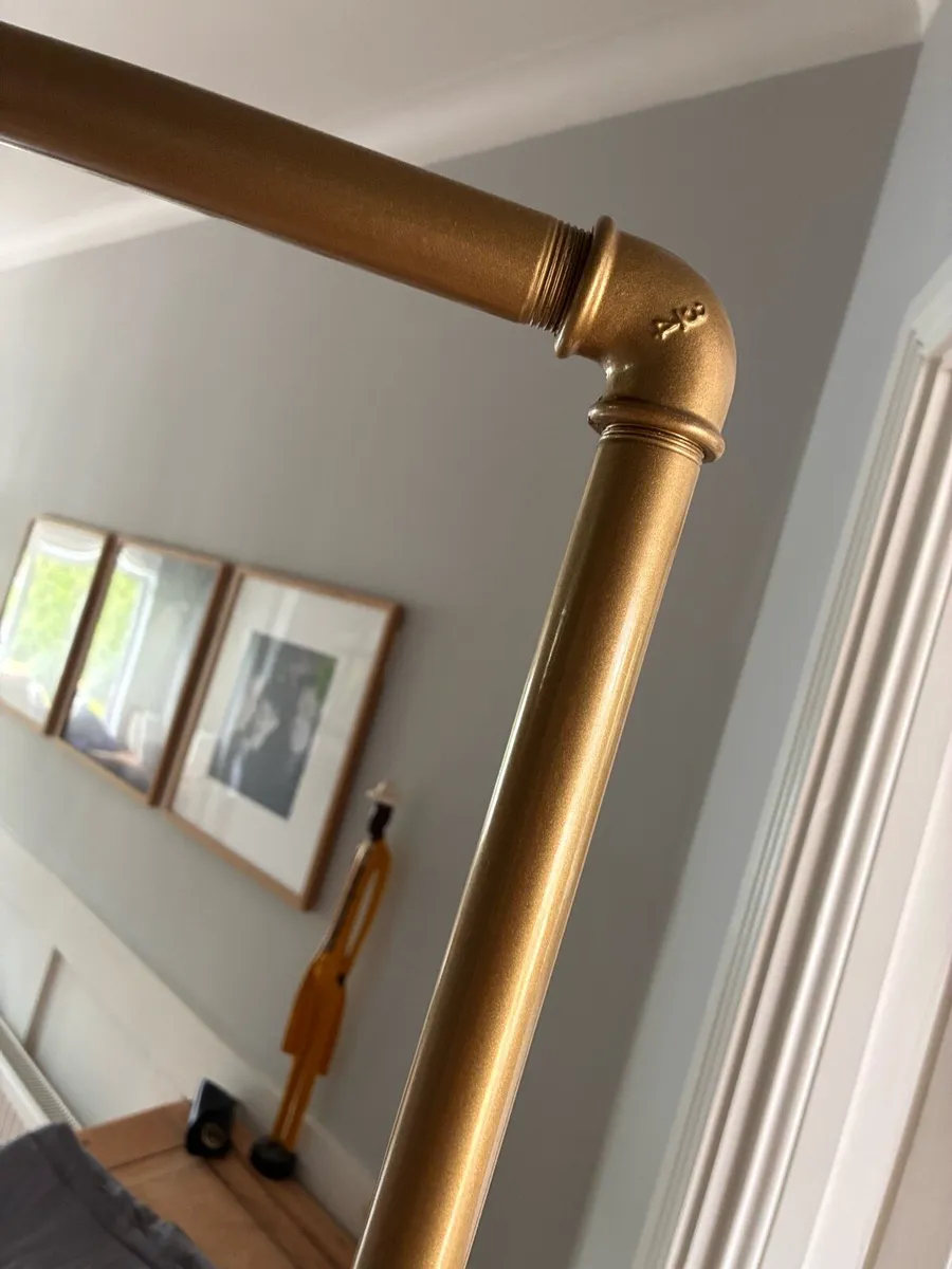Mobile Clothes Hanger - Image 2