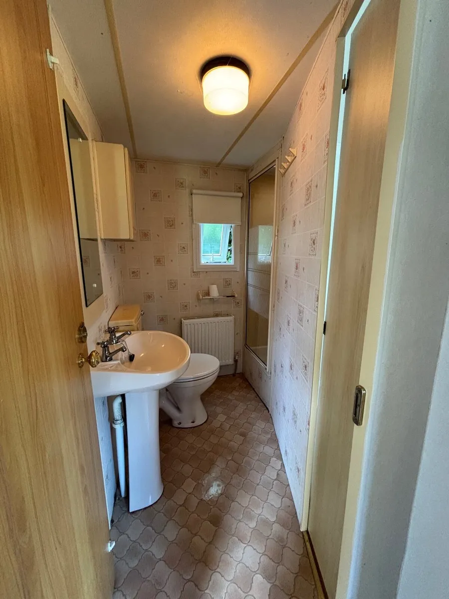Mobile home for sale - Image 1