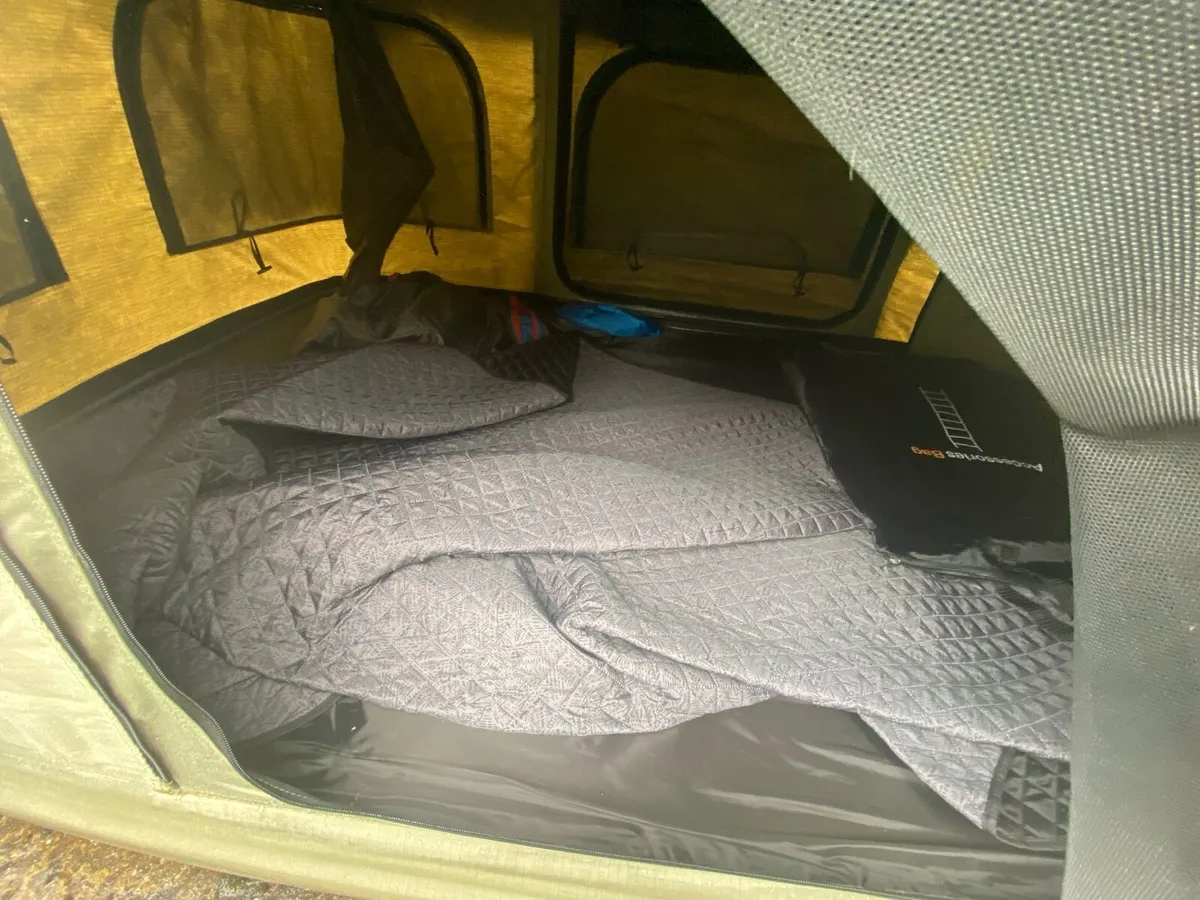 Hardshell Durable Roof Tent - Image 4