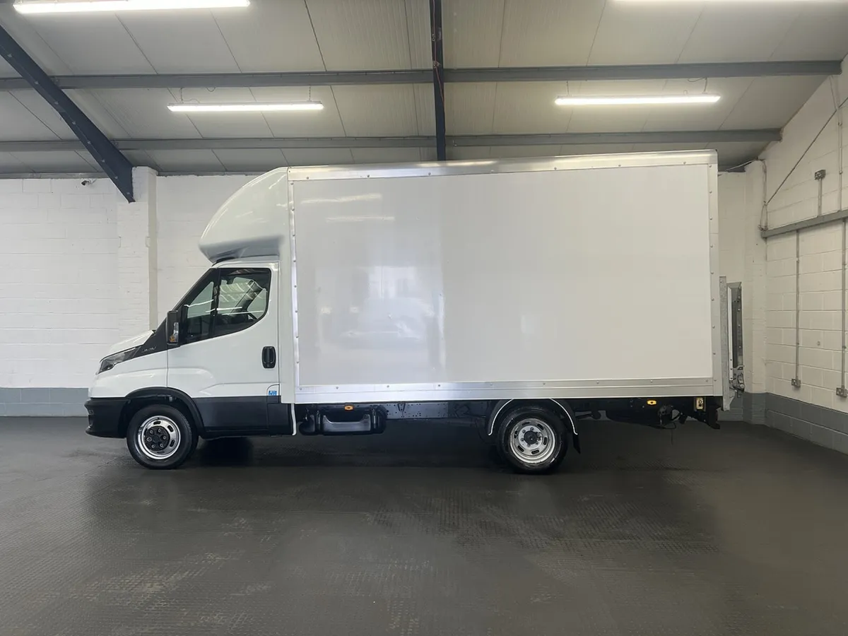 2023 Iveco Daily Luton Box Van - Image 1