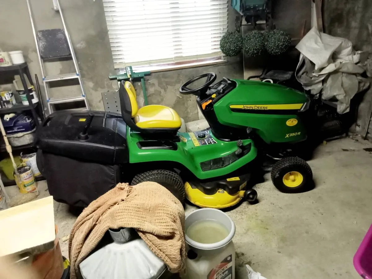 John Deere 350r. Like new as new - Image 1