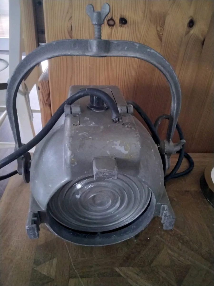 Old theatre lights - Image 1