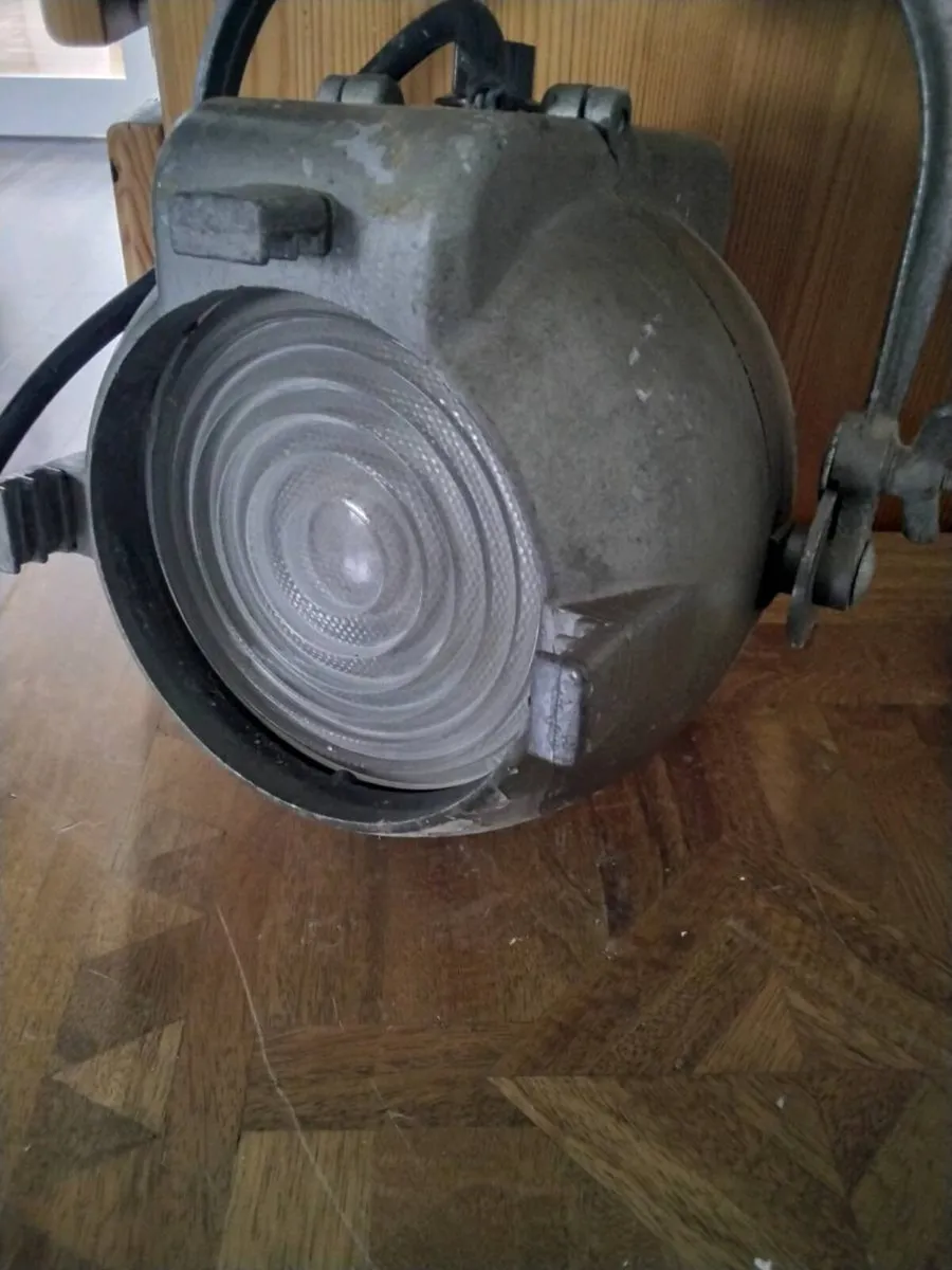 Old theatre lights - Image 2